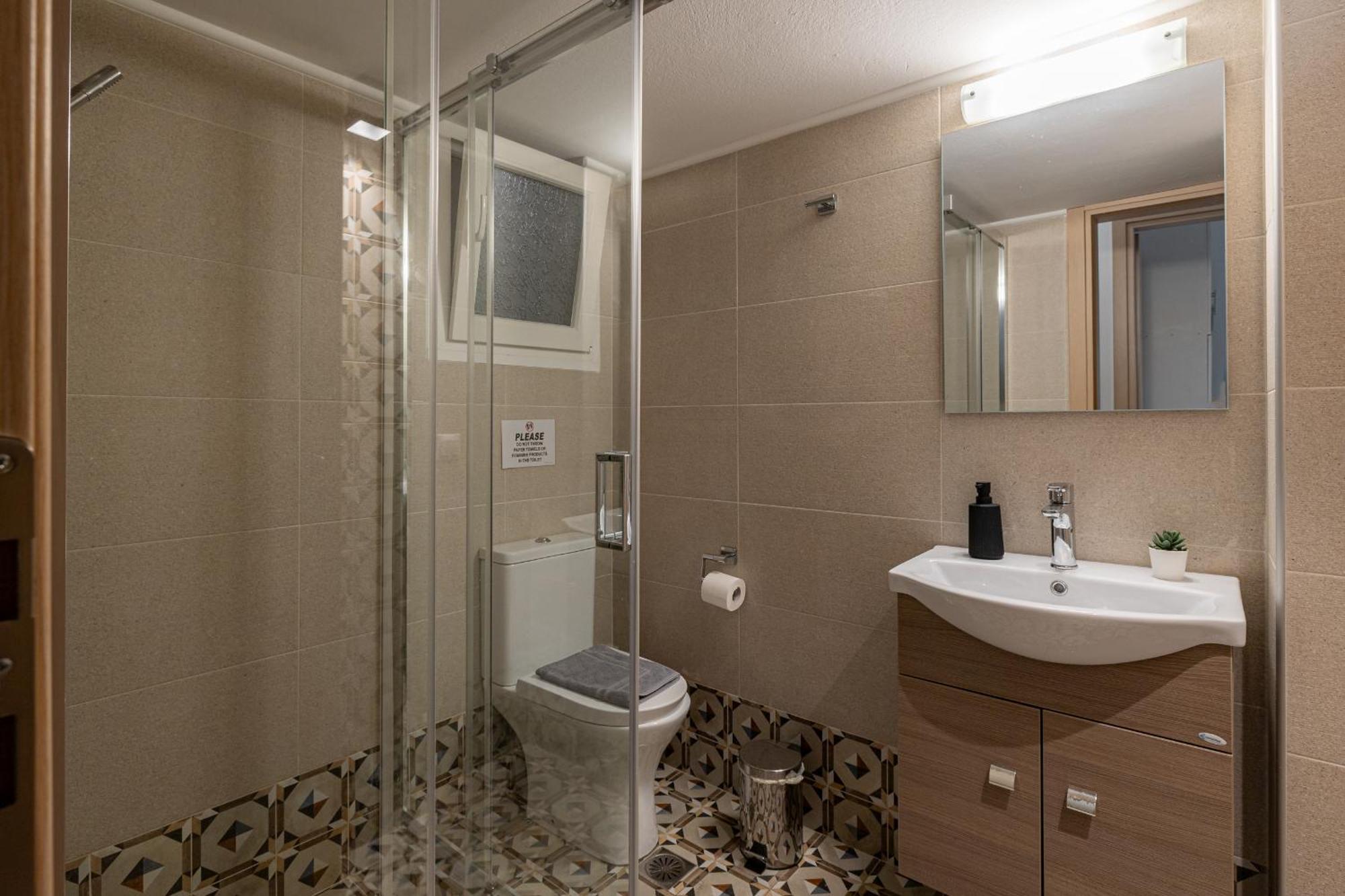 Ports Crossroad C Apartment Piraeus Ngoại thất bức ảnh