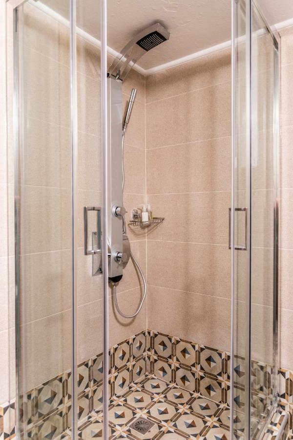 Ports Crossroad C Apartment Piraeus Ngoại thất bức ảnh